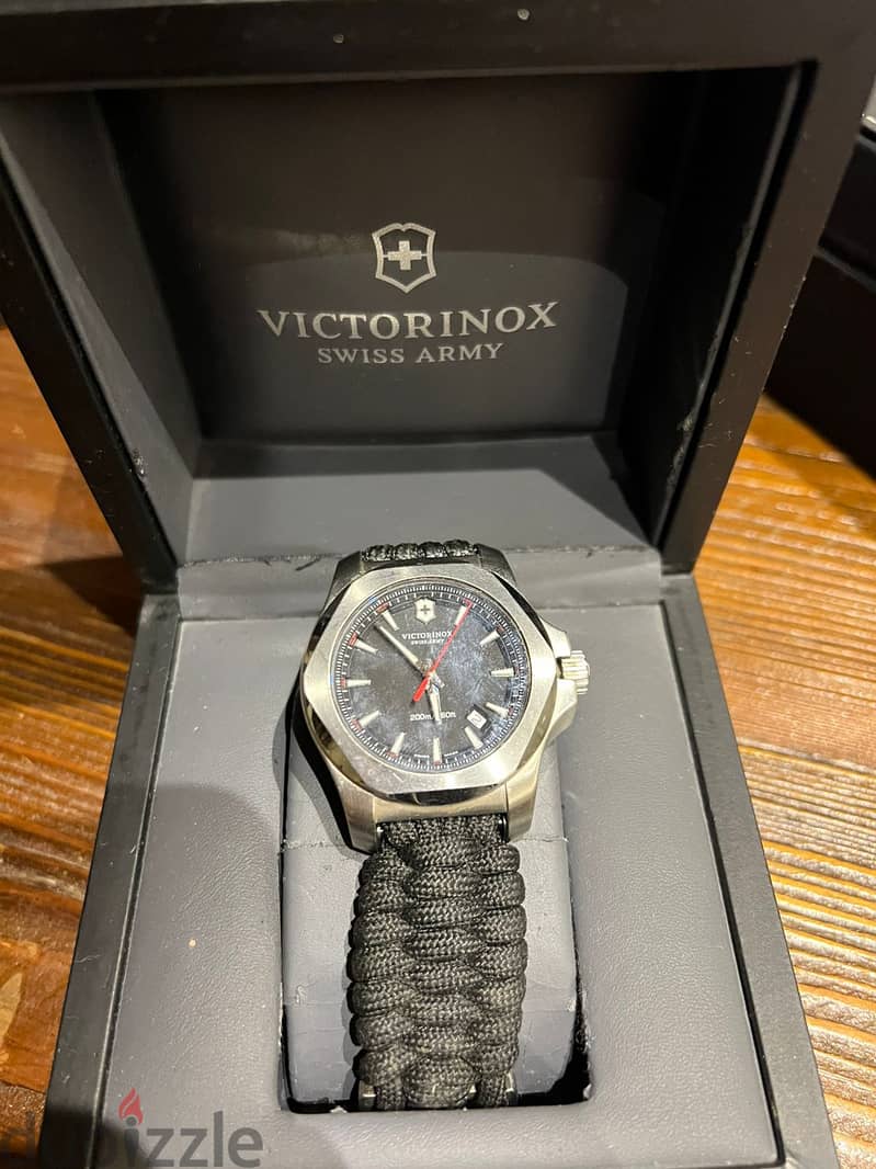 VICTORINIOX SWISS ARMY MEN WATCH 1