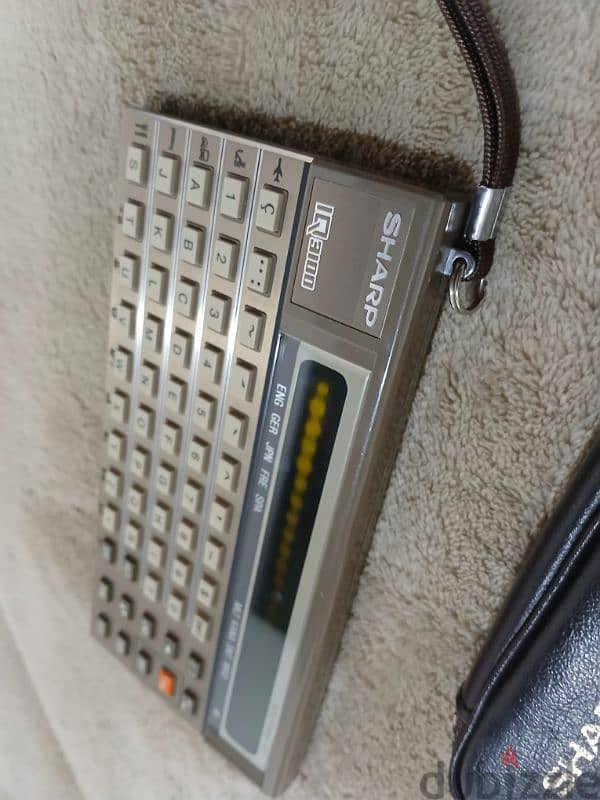 vintage sharp iQ3100 translator قديم 6