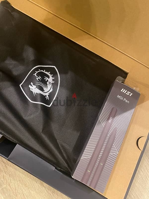 MSI Summit E13 FlipEvo 13.4 Brand new 5