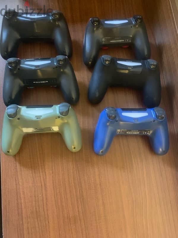 PS4 controllers 1