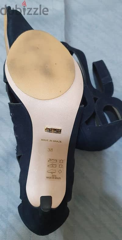 Sandal Used like new 3 $ beyrout ashrafiye 03723895