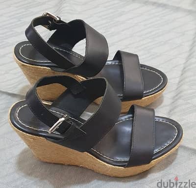 Sandal Bruni original Used like new 3 $ beyrout ashrafiye 03723895