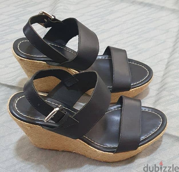 Sandal Bruni original Used like new 8$ beyrout ashrafiye 03723895 0