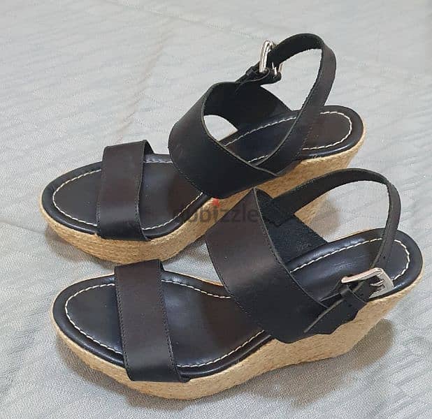 Sandal Bruni original Used like new 8$ beyrout ashrafiye 03723895 1