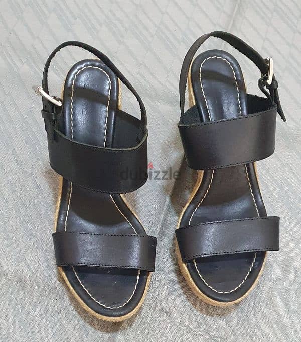 Sandal Bruni original Used like new 8$ beyrout ashrafiye 03723895 2