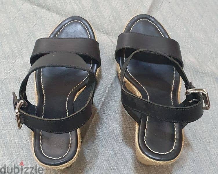 Sandal Bruni original Used like new 8$ beyrout ashrafiye 03723895 4