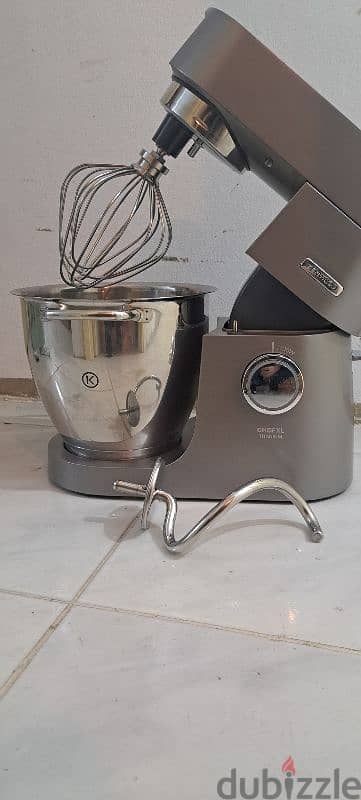 Kitchen Machine 1700w عجانة كيينوود