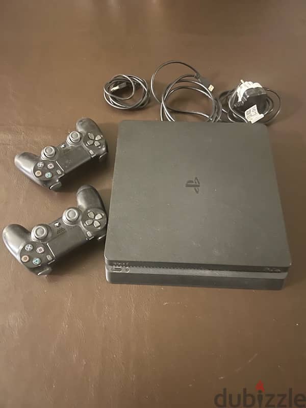 ps4 800 gb with 2 controllers -play station 4 3