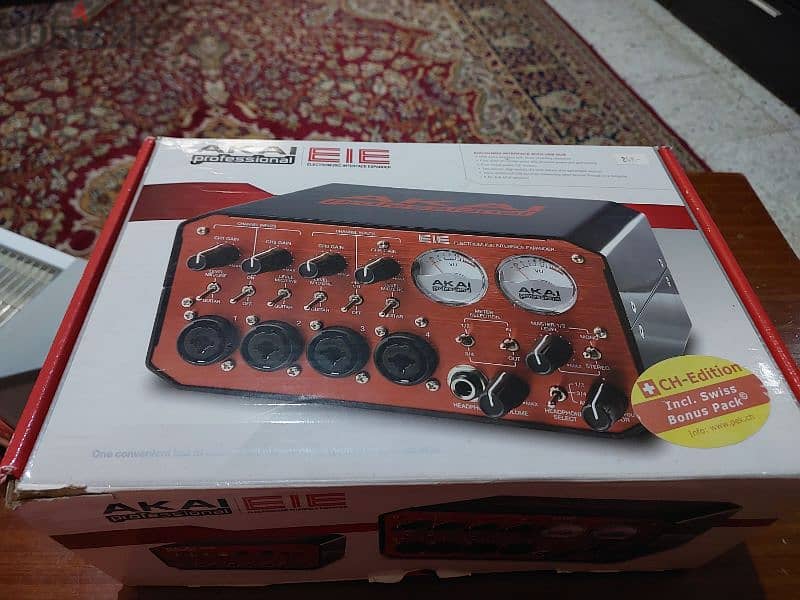 AKAI professional   ELECTROMUSIC INTERFACE EXPANDER   MIDI OUT 0