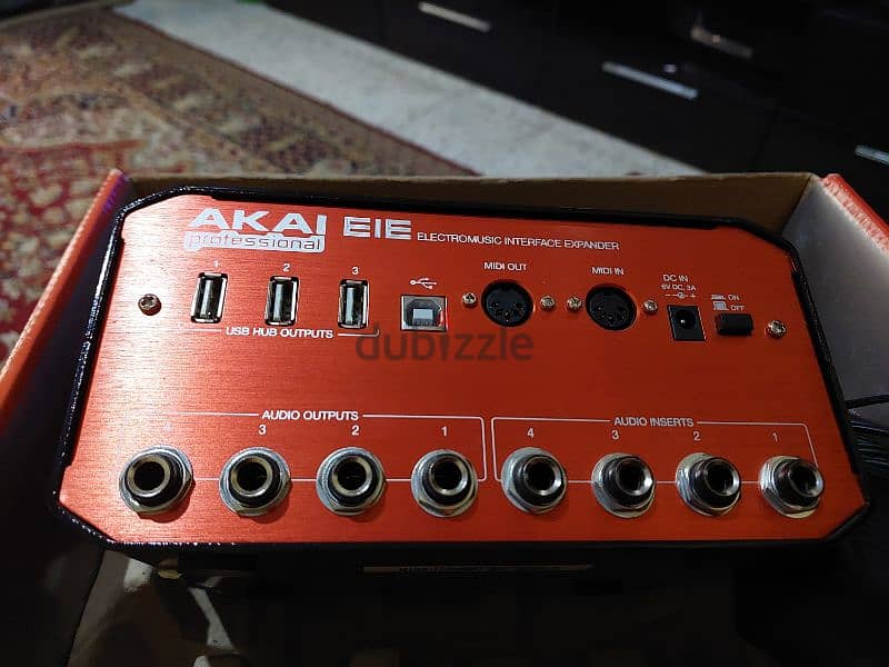 AKAI professional   ELECTROMUSIC INTERFACE EXPANDER   MIDI OUT 2