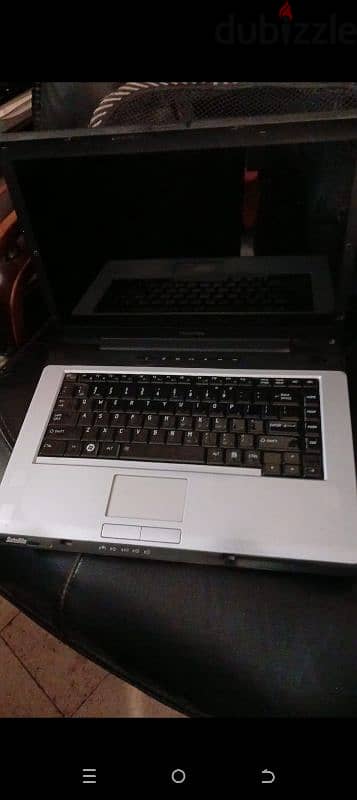 Toshiba laptop used and clean 1