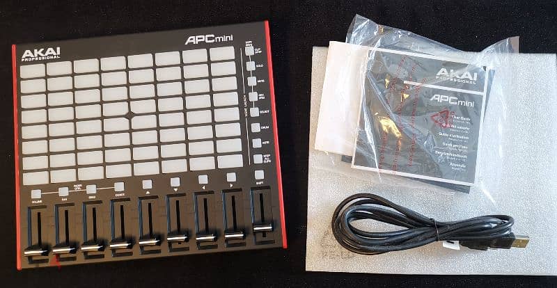 Akai  APC mi iAbleton live lite 2