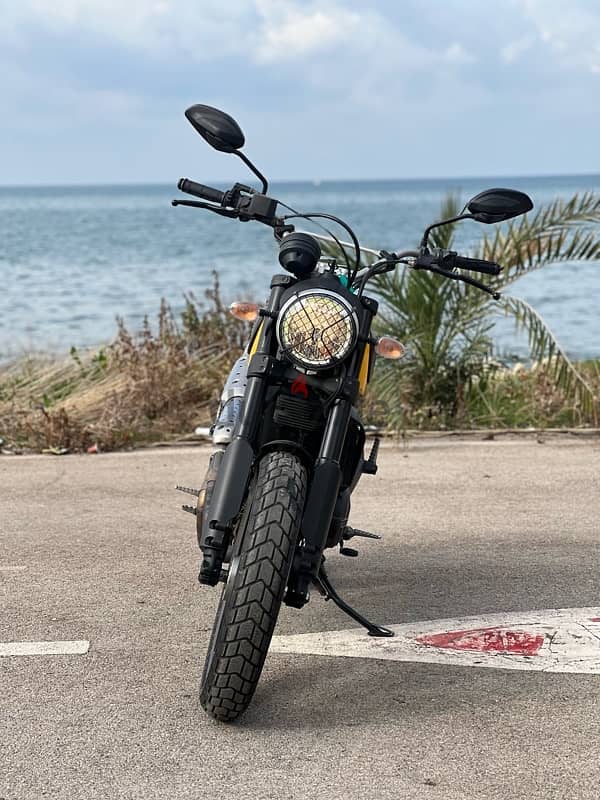 Ducati scrambler classic 1