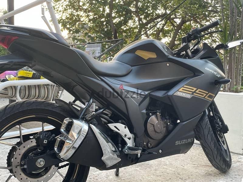 Suzuki Gixxer Sf 2022 Black edition 3