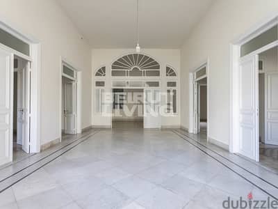 Spacious Traditional Flat | 4 Balconies | Great Location