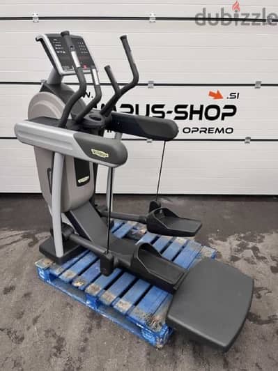 1 technogym mash7on mn america like new