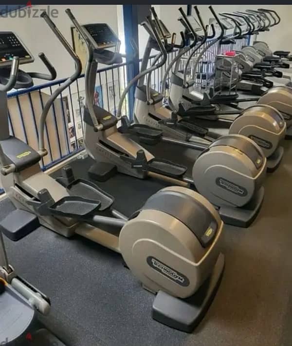 elliptical technogym high quality for gym and home like new 0