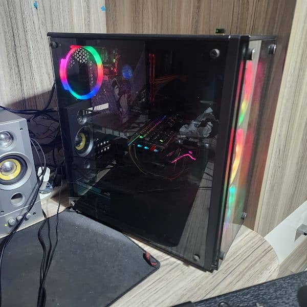 GAMING PC WITH FREE MOUSE AND KEYBOARD 1