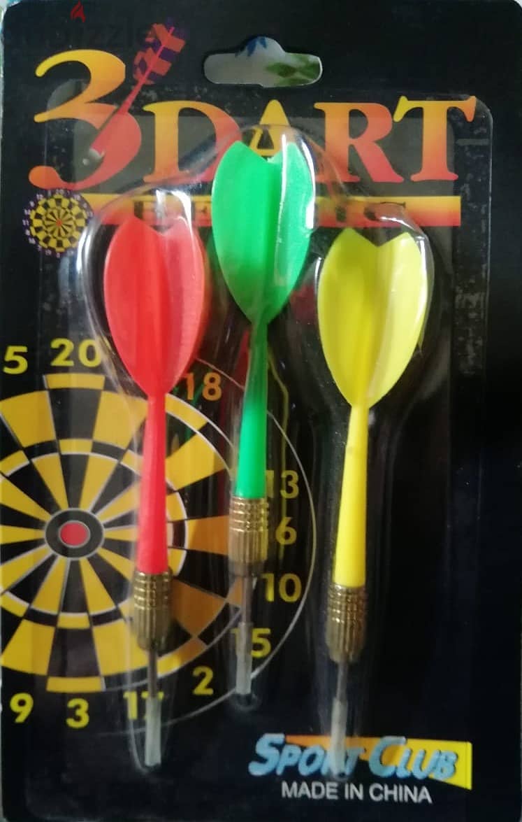 Dart board + 3 new darts 1