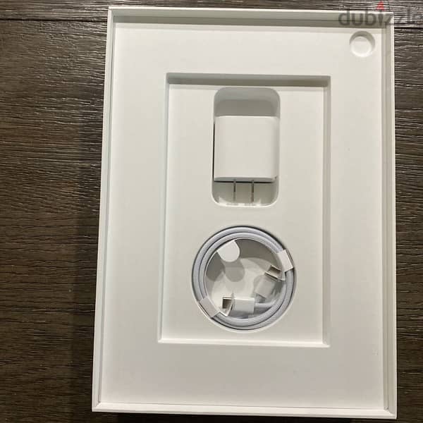 iPad 10th generation 64Gb Full Apple Warranty 2