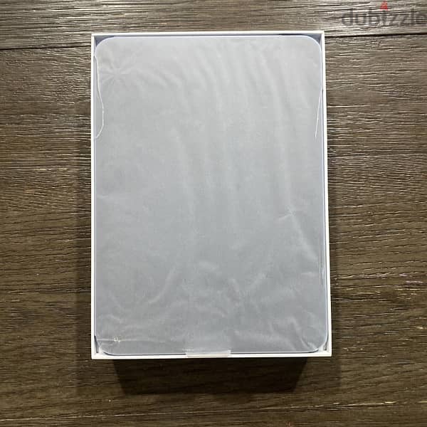 iPad 10th generation 64Gb Full Apple Warranty 3