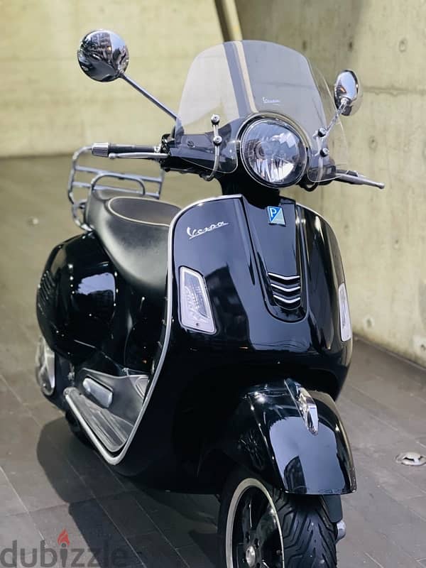 Vespa GTS super Sport 300/ Italian made /2018 1