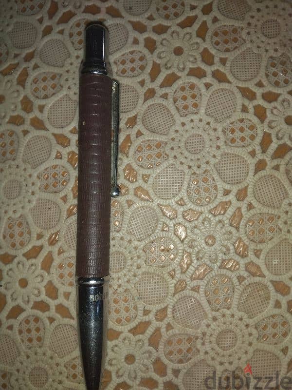 Anthony Bonja Pen used needs refill 3