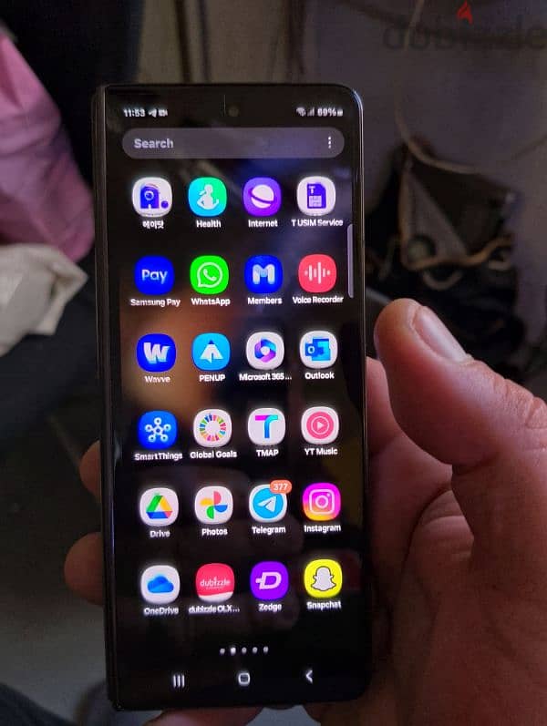 samsung fold 4 في نقطه سودا بالشاشه 7