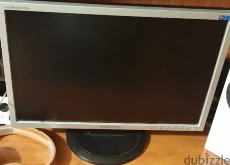 samsung monitor with adapter vga to hdmi and speackers 1