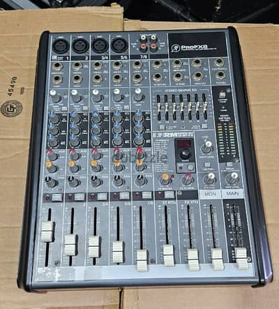 mixer mackie PRO8 ميكسر