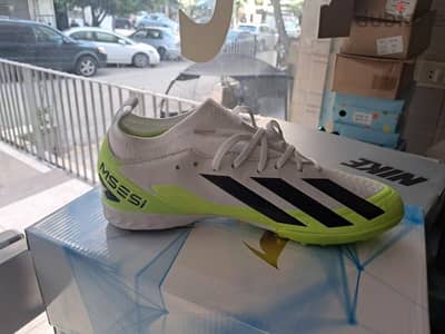 football shoes original highest 40% discount