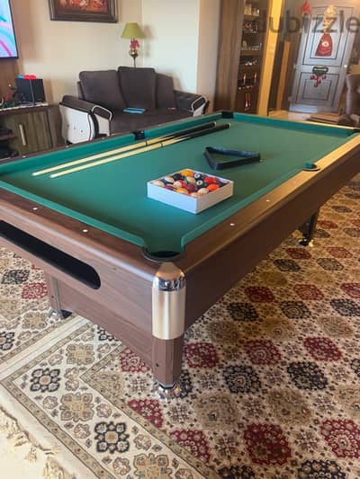 Pool table 7.2 ft wood surface