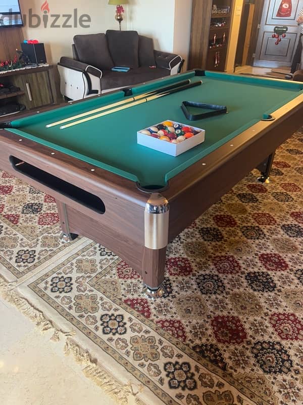 Pool table 7.2 ft wood surface 1