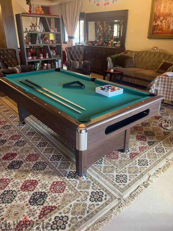 Pool table 7.2 ft wood surface 3