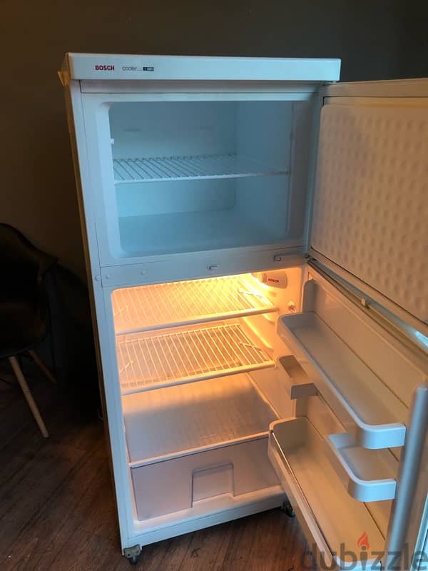 bosh refrigerator like new . 175$ 2