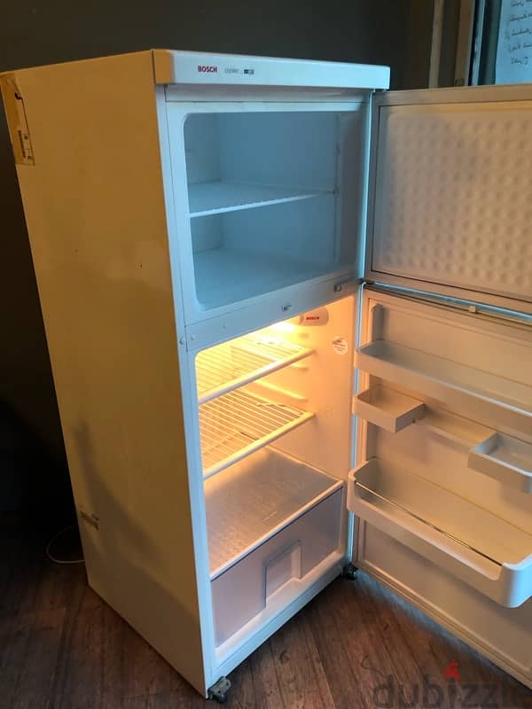 bosh refrigerator like new . 175$ 7