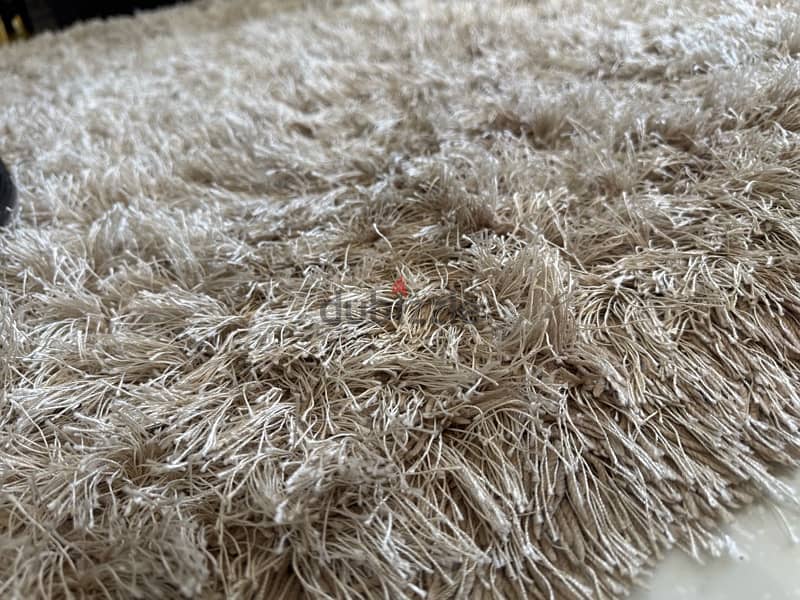 like new carpet 100$,3 meters*2 meters 1