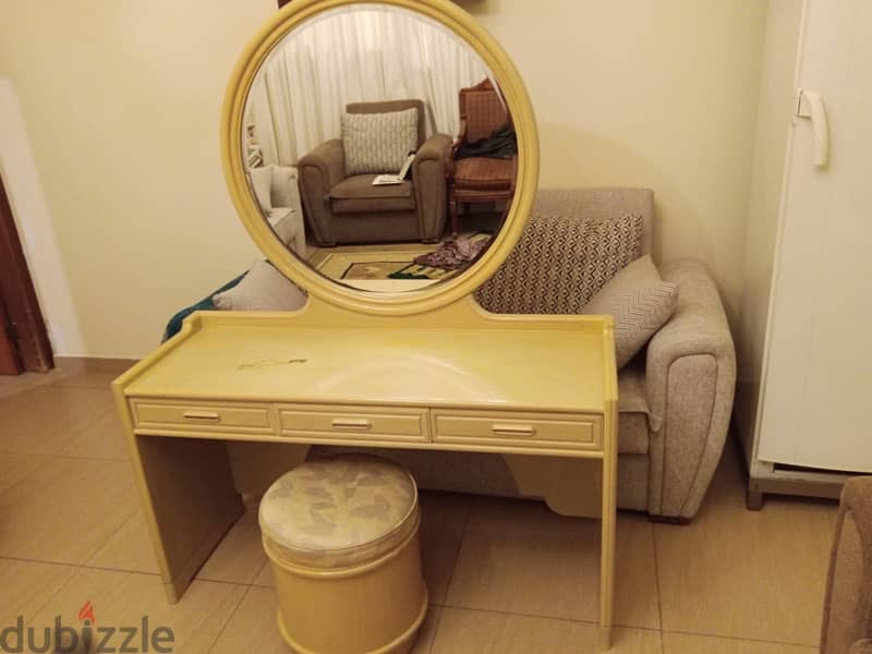 Heavy Wooden Dressing Table With Mirror And Stool 0