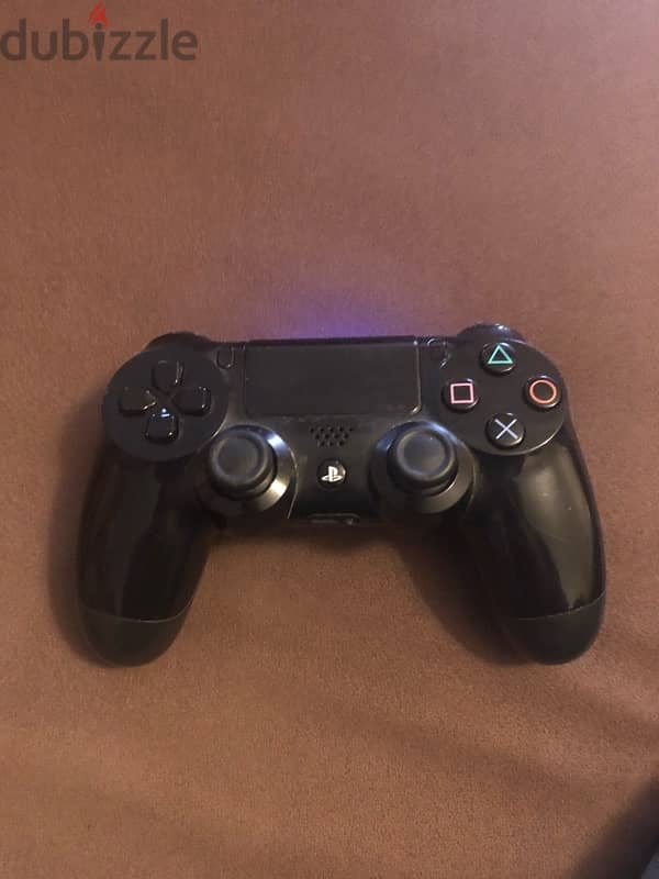 ps4 as new super clean with its controller and accessories 3