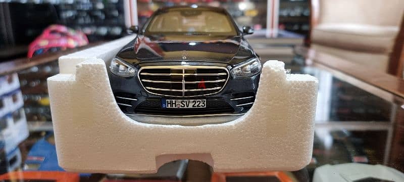 Diecast Mercedes Benz S-class dealer editoon by Norev 1