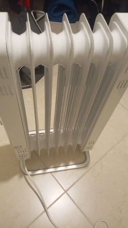 like new oil heater (made in UK) in excellent condition for 35 usd 0