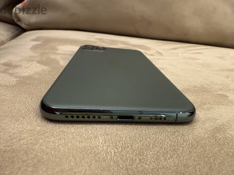 like new iphone 11 pro max midnight green 0