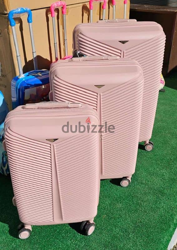 50% OFF SwissTech Unbreakable set of 3 Bags luggage suitcases 1