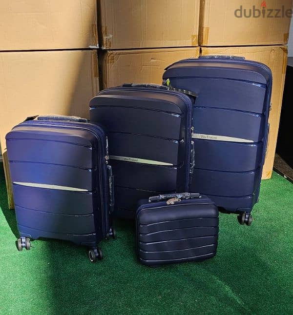 SwissTech 50% OFF Unbreakable luggage set of 3 suitcases 1