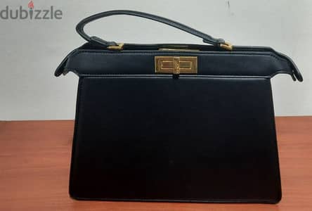 Handbag sac Fendi black. جزدان اسود