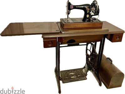 Antique Singer 128b Sewing machine with table