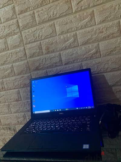 dell 7490 i7 8th gen Touch Screen