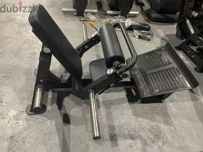 hip thrust machine