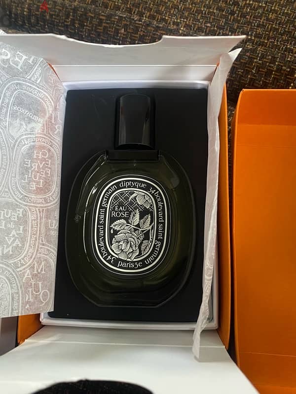 Luxury Perfumes Diptyque and miss dior 5