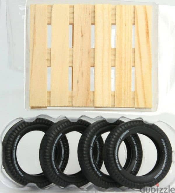 Pallet and spare tires plastic model 1/24 1